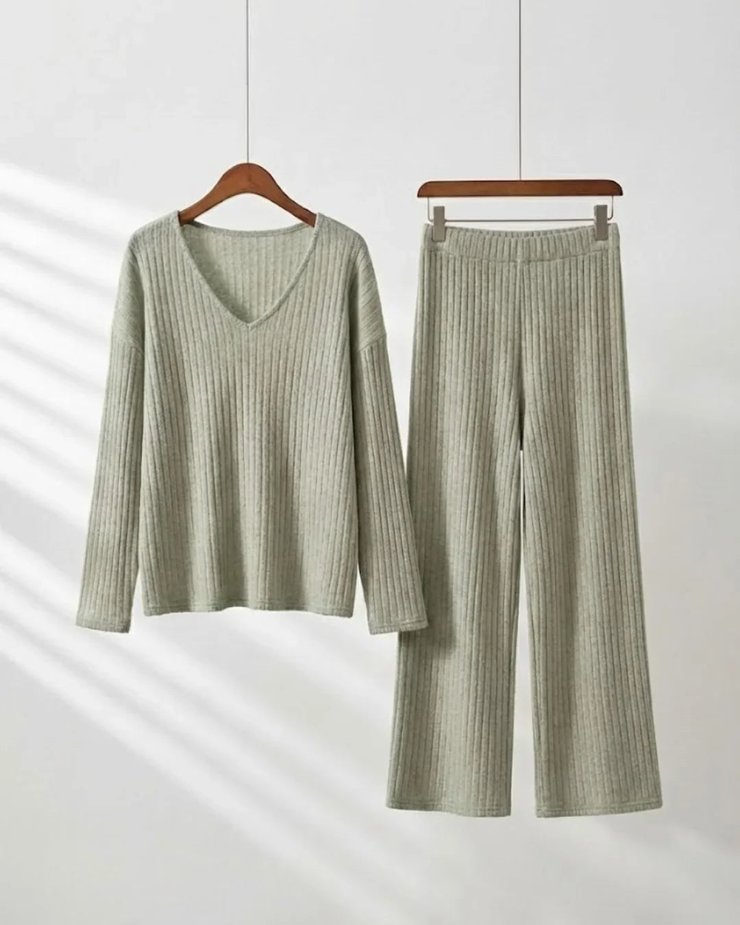 Lorenza™ | Ribbed V-neck two-piece lounge set