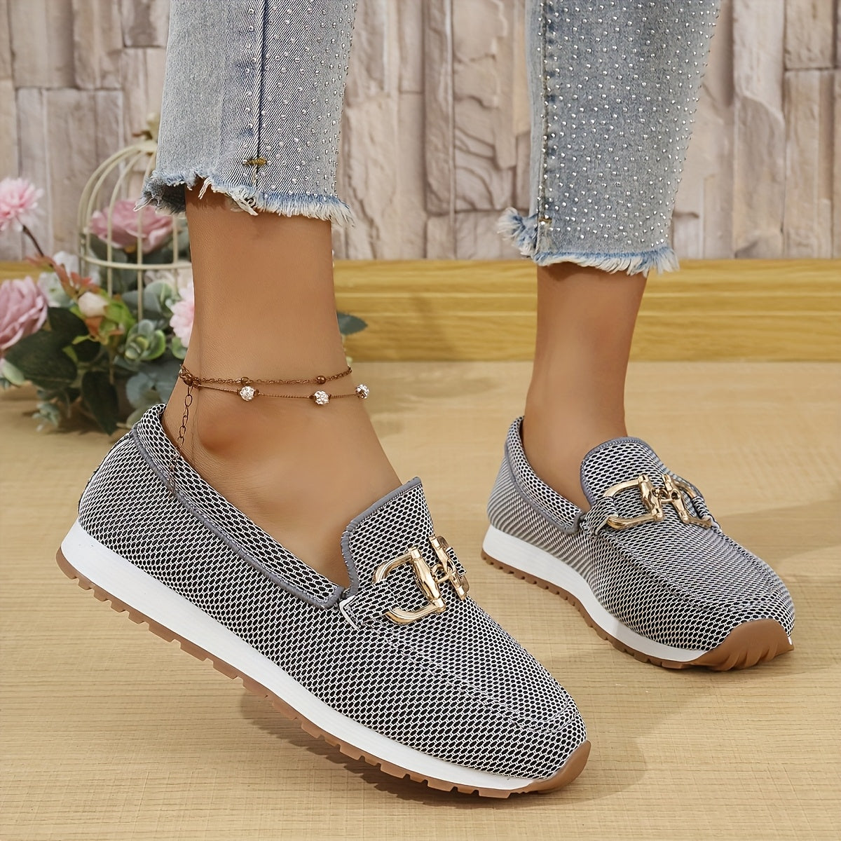 Lindi – Lightweight Comfort Slip-On
