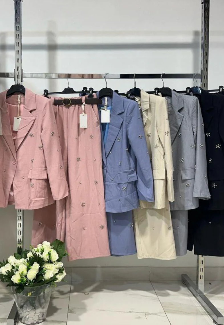 Farrah™ | Elegant Set with Stone Details