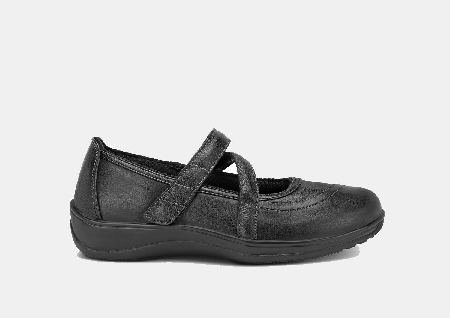 Celina – Effortless Grace in Classic Black