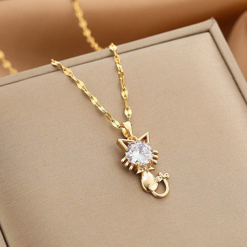Golden cat necklace with zircon