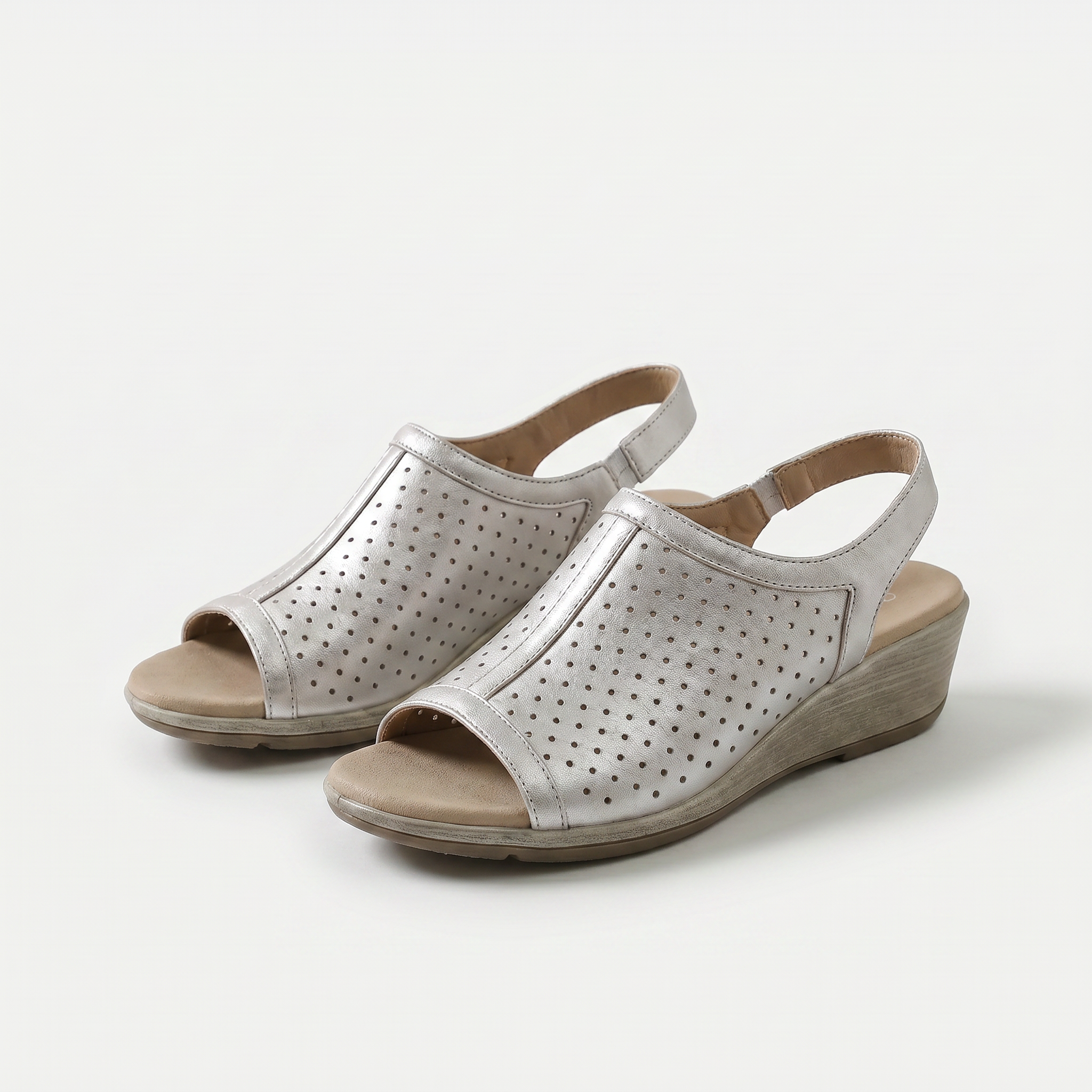 Hazel – Quiet Sophistication in Soft Grey