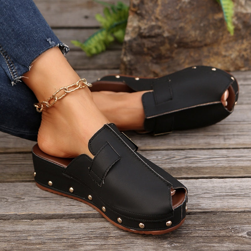 Amariβ’ | Elegant Platform Sandals