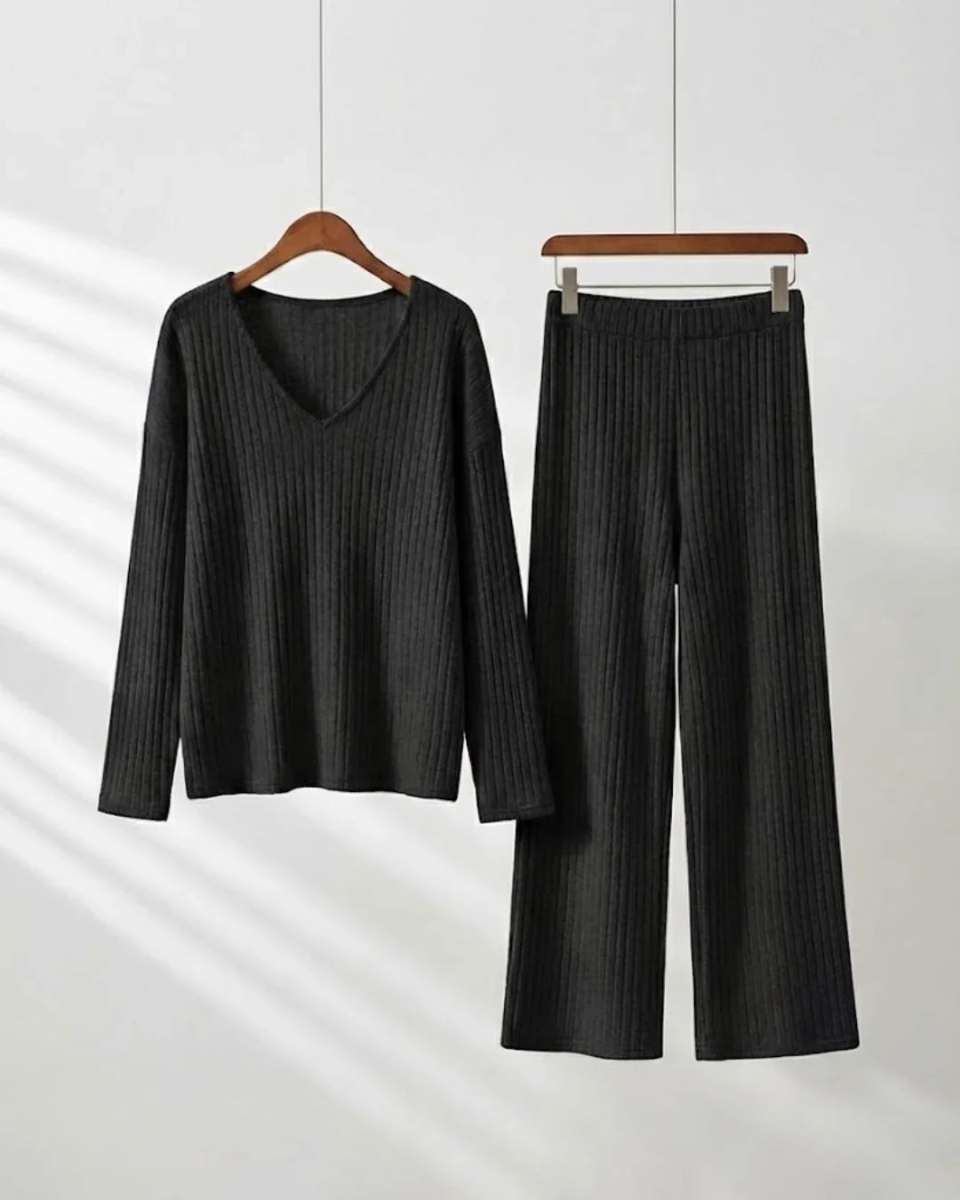 Lorenza™ | Ribbed V-neck two-piece lounge set