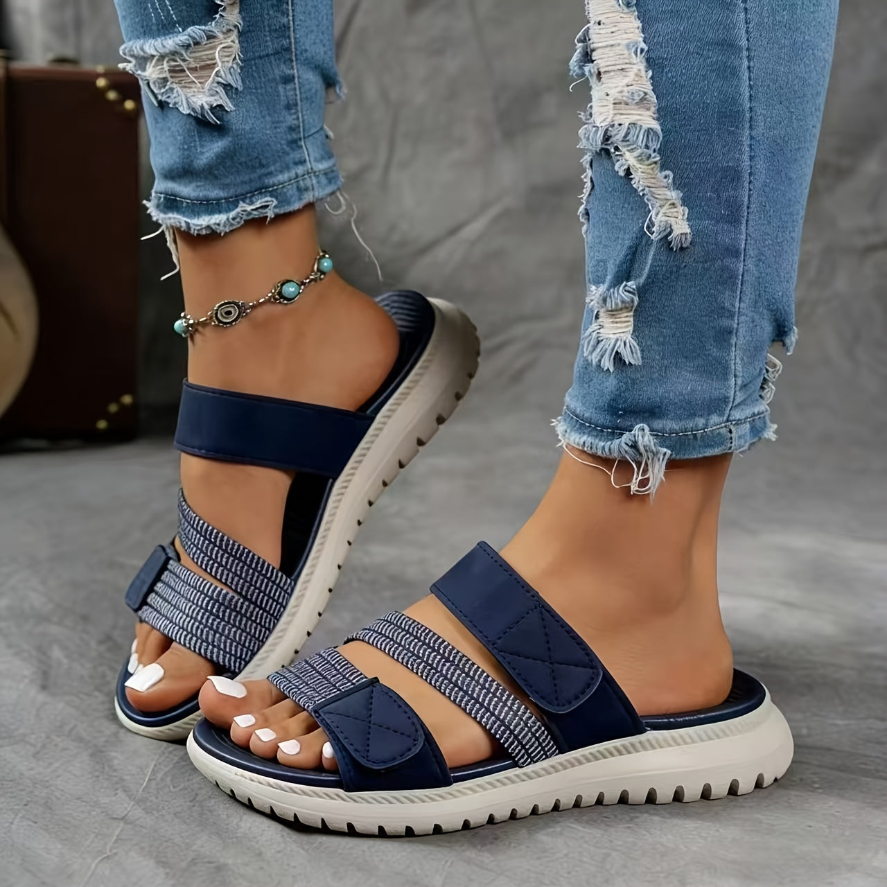 Cleo – Sporty Comfort Sandal with Platform Sole