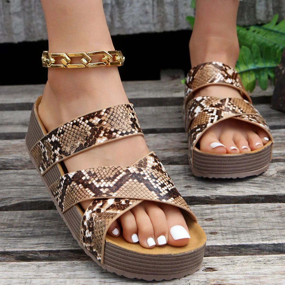 Nikki – Fashionable Orthopedic Sandals
