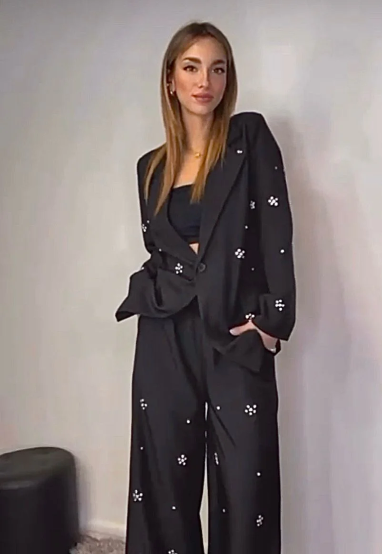 Farrah™ | Elegant Set with Stone Details