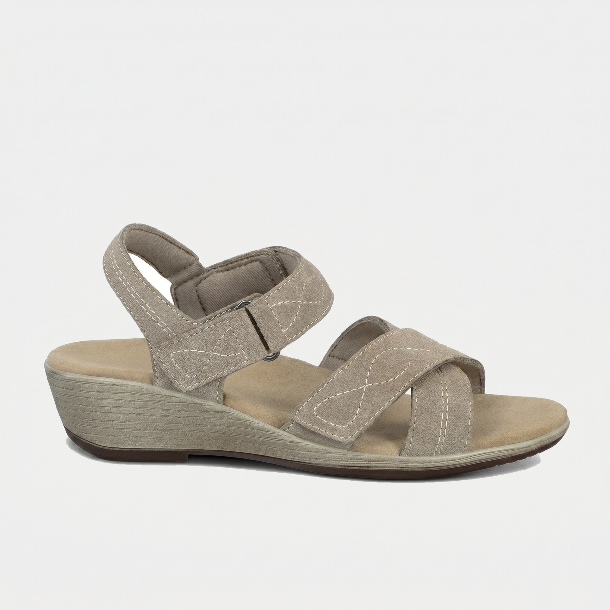 Holly – Natural Warmth in Soft Camel Brown