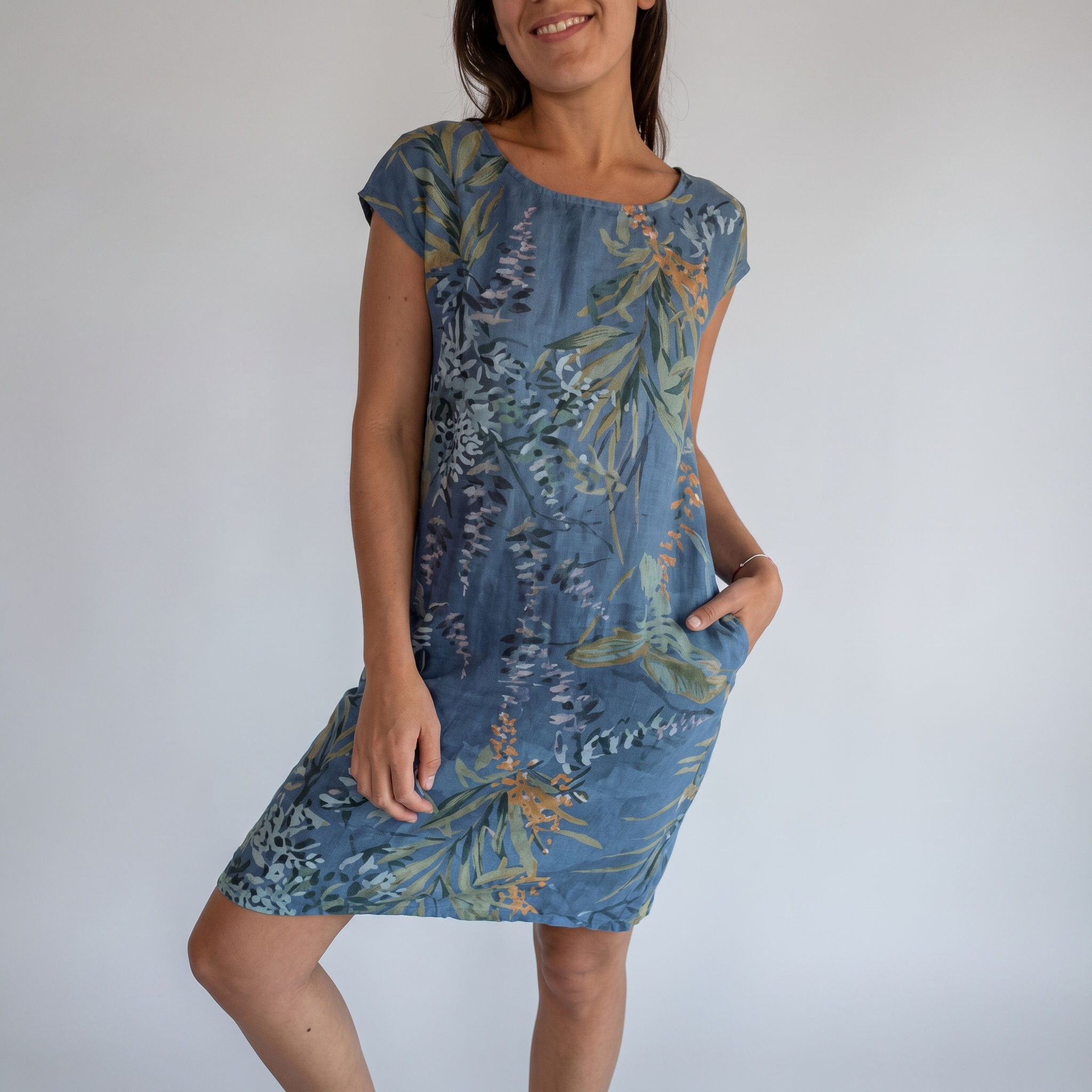 Breathable Tropical Print Side-Pocket Shift Dress