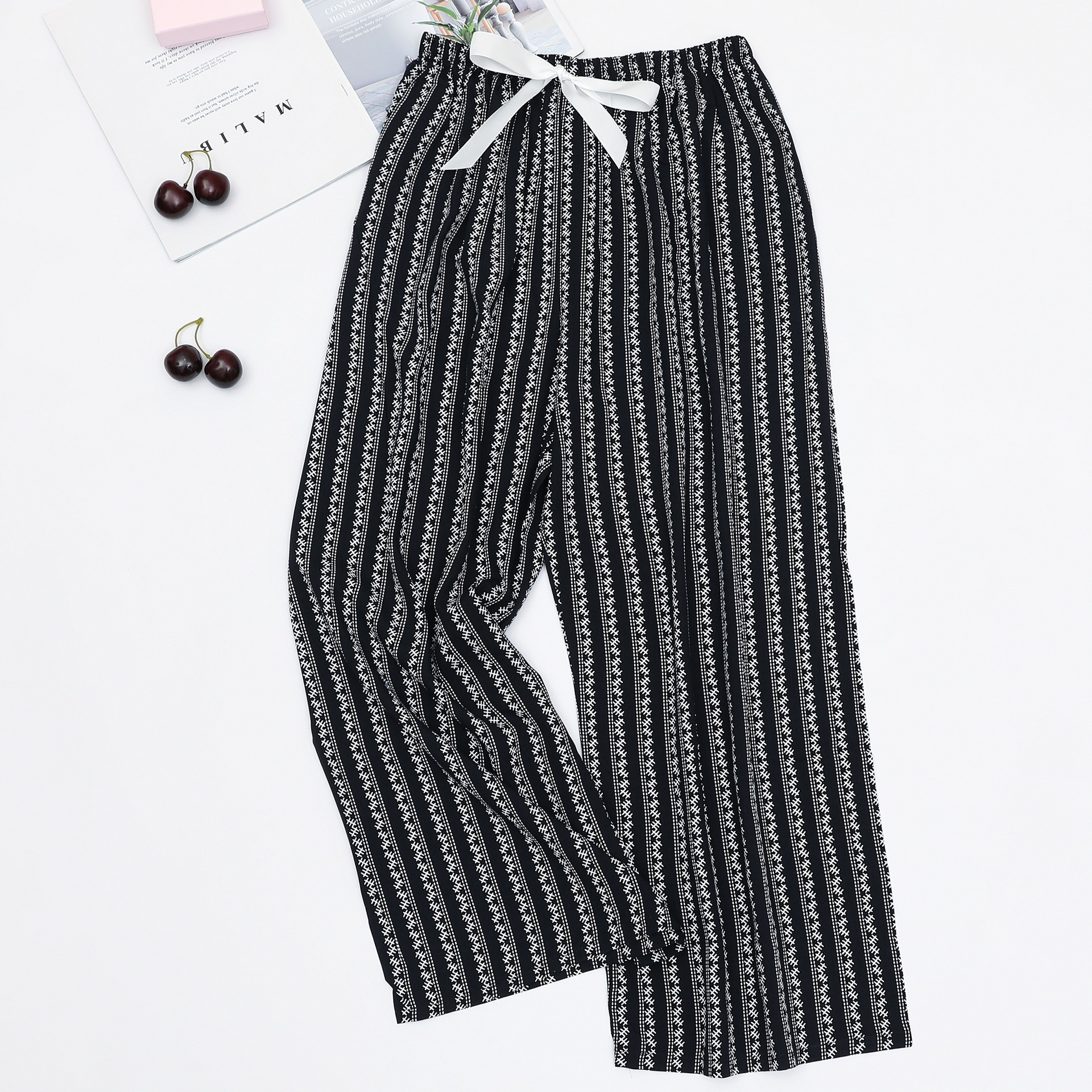 Bandana Paisley Print Wide-Leg Drawstring Pants